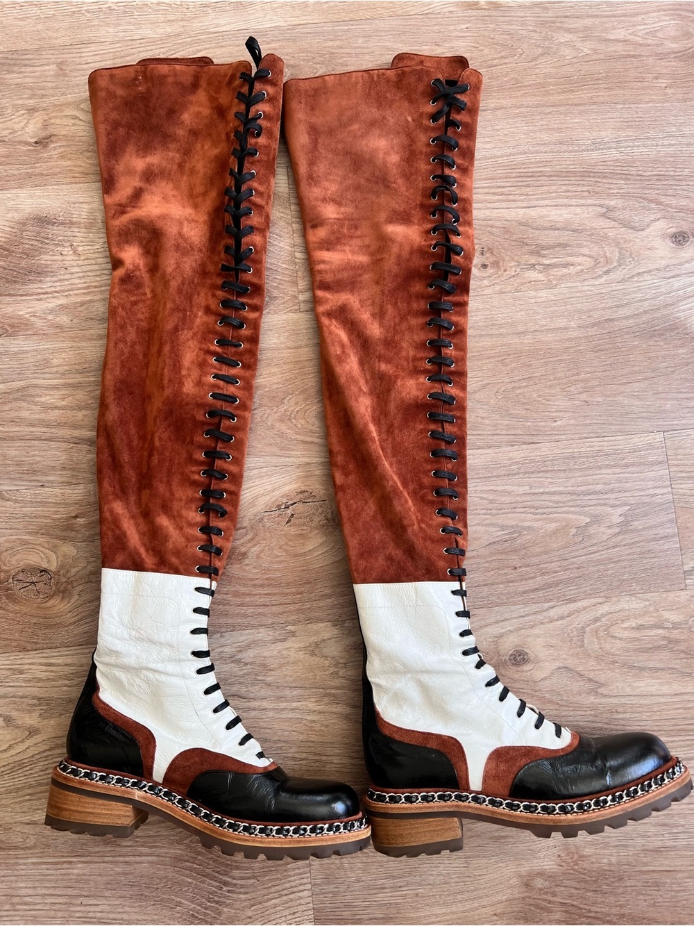 Chanel Fall 2015 Oxford Over The Knee Suede And Leather Runway Boots Size 39. - Picture 5 of 10